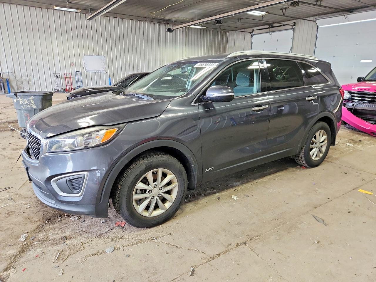 2016 KIA SORENTO L / LX