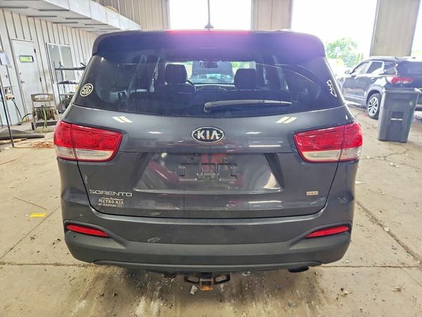 2016 KIA SORENTO L / LX
