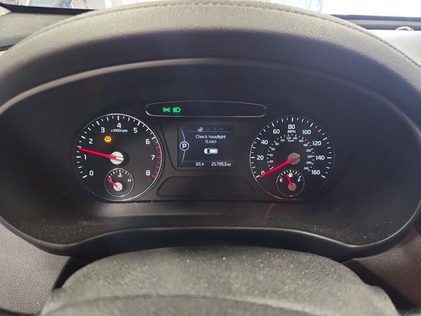 2016 KIA SORENTO L / LX