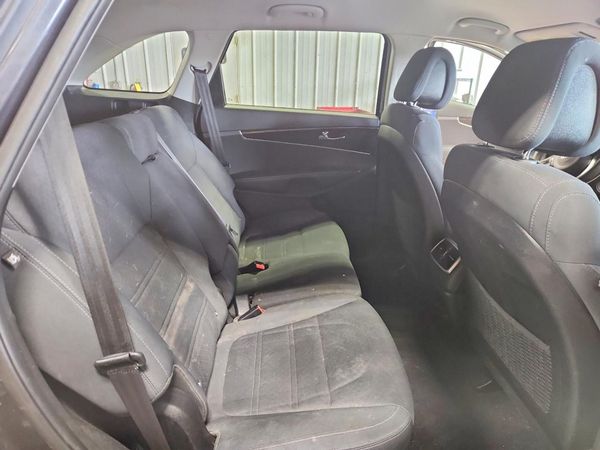 2016 KIA SORENTO L / LX