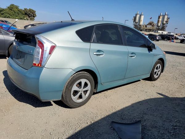 2012 TOYOTA PRIUS