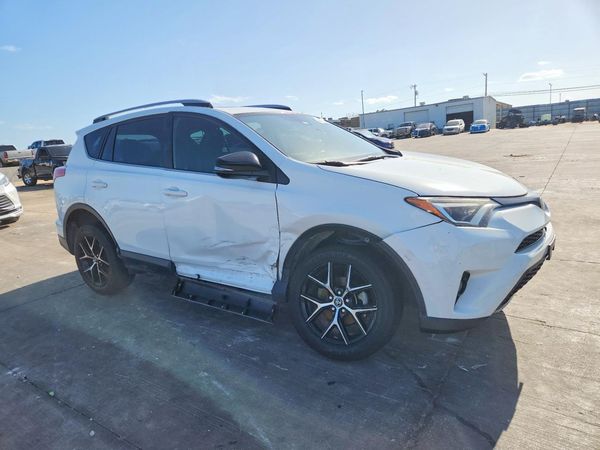 2018 TOYOTA RAV4 SE