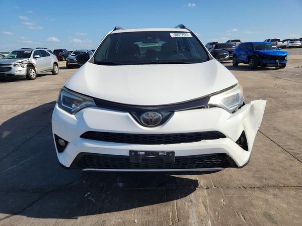 2018 TOYOTA RAV4 SE