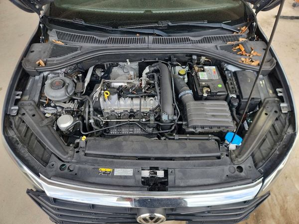2020 VOLKSWAGEN JETTA S, SE, R-Line — Engine bay