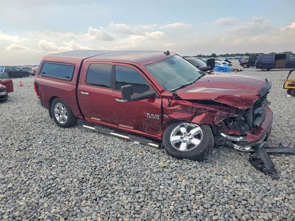 2016 RAM 1500 SLT
