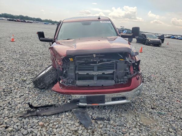 2016 RAM 1500 SLT