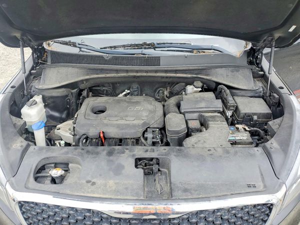 2016 KIA SORENTO L / LX