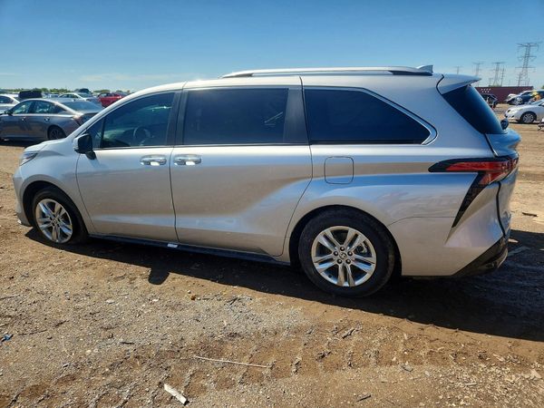 2025 TOYOTA SIENNA