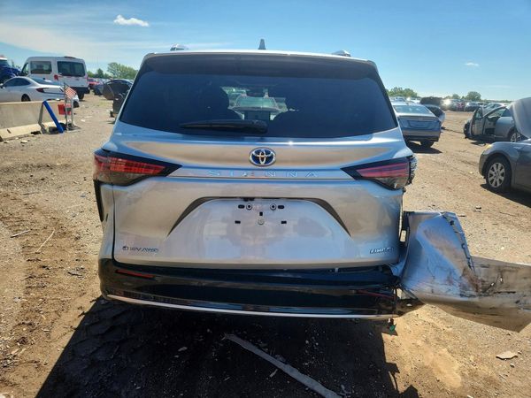 2025 TOYOTA SIENNA
