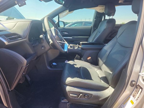 2025 TOYOTA SIENNA