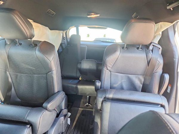 2025 TOYOTA SIENNA