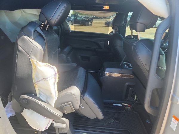 2025 TOYOTA SIENNA