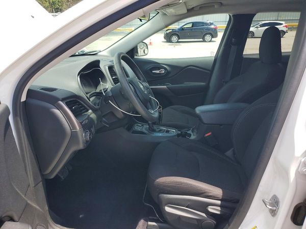 2019 JEEP CHEROKEE LATITUDE FWD