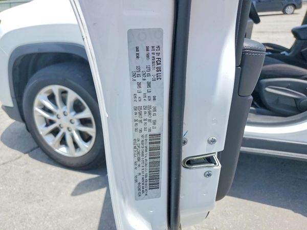 2019 JEEP CHEROKEE LATITUDE FWD