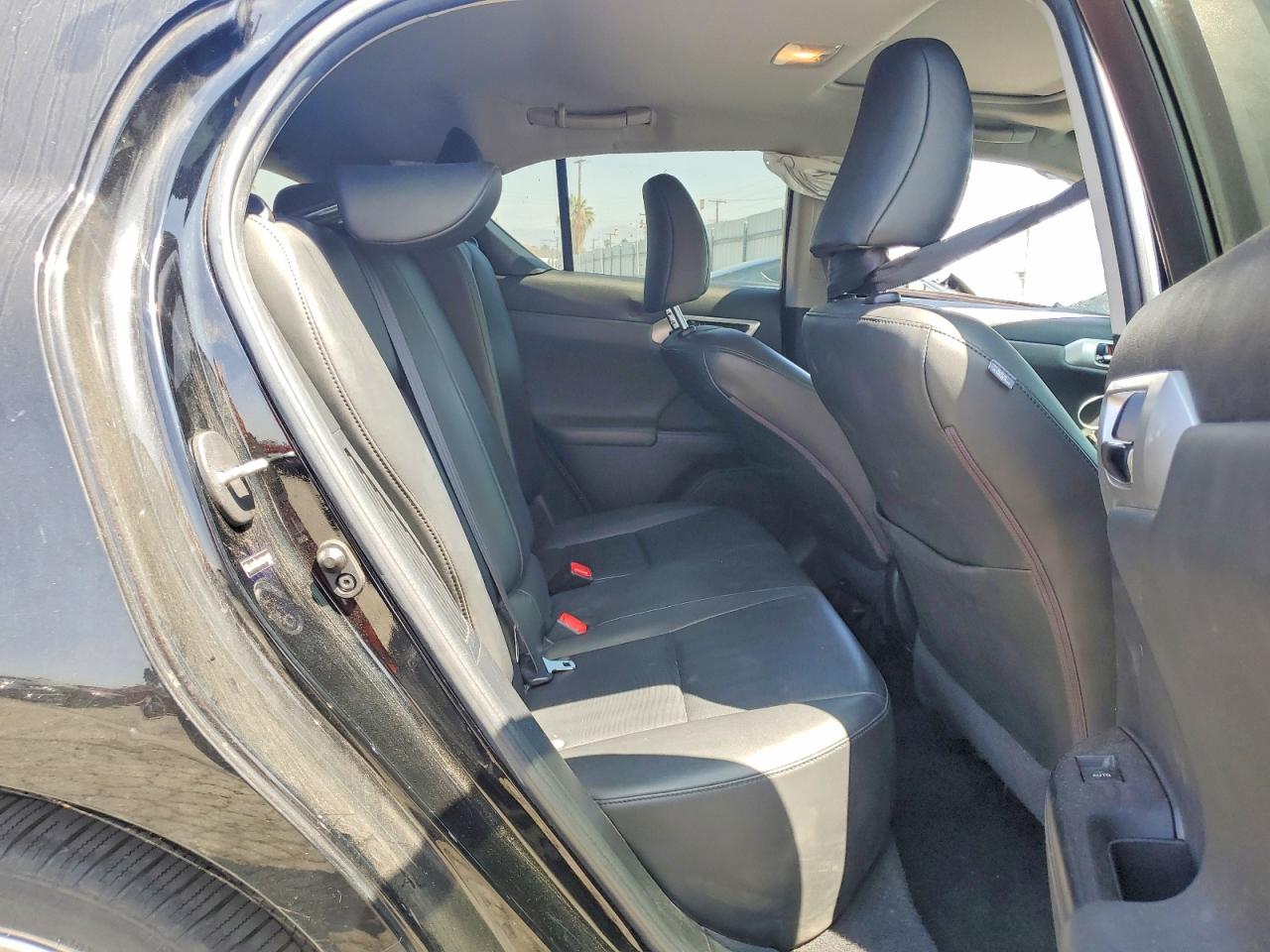 2013 LEXUS CT 200h