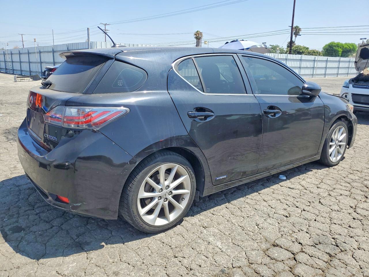 2013 LEXUS CT 200h