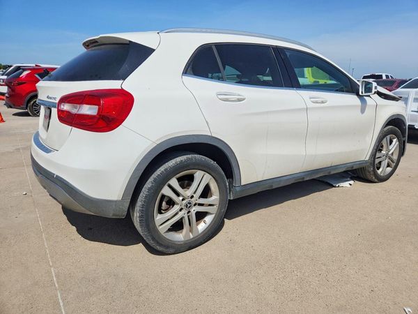 2019 MERCEDES-BENZ GLA