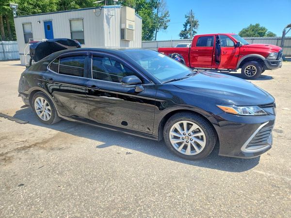 2024 TOYOTA CAMRY