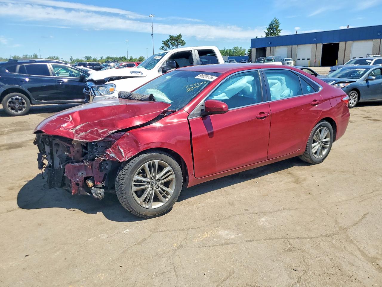 2016 TOYOTA CAMRY — Front 3/4