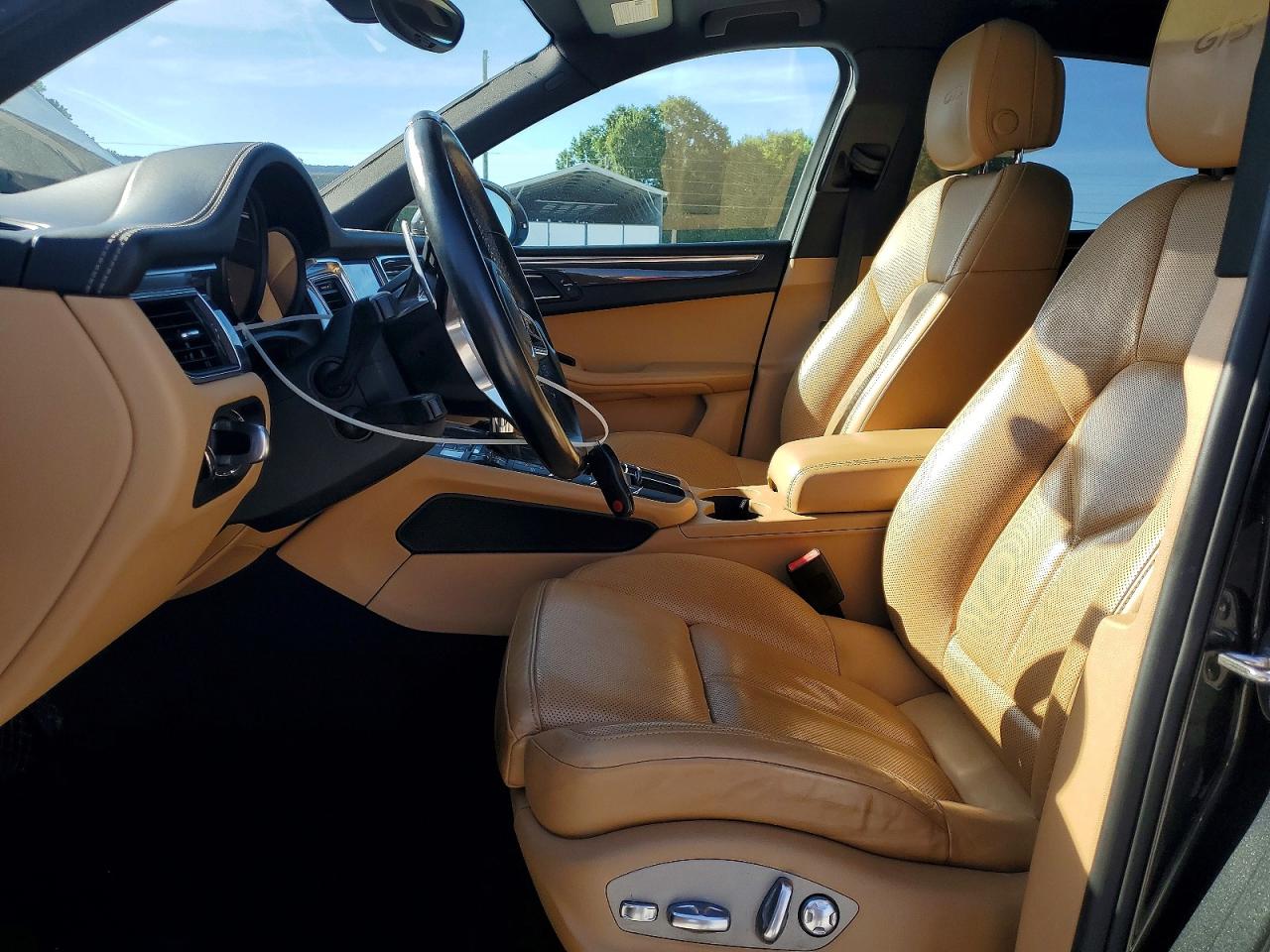 2017 PORSCHE MACAN