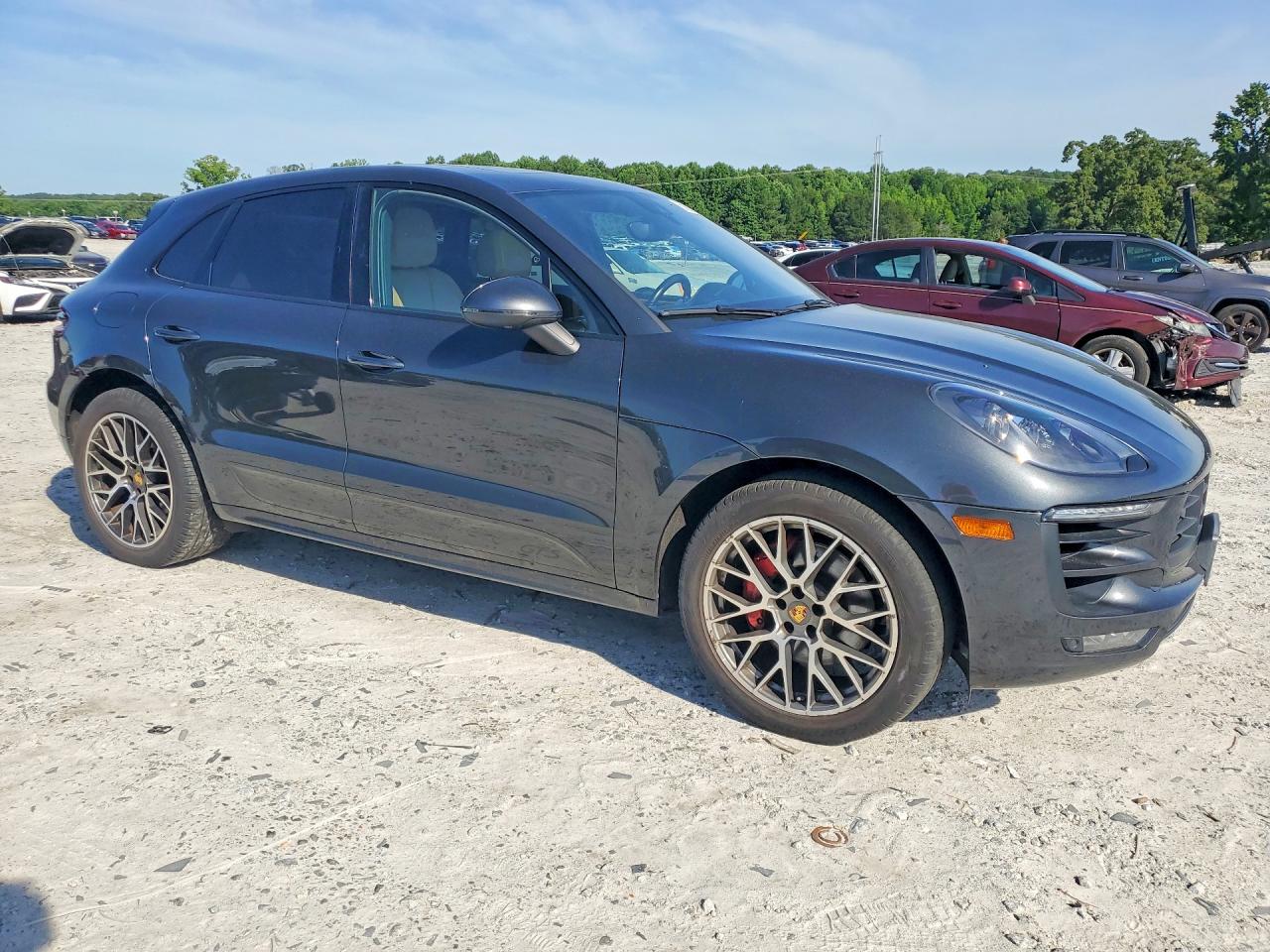 2017 PORSCHE MACAN