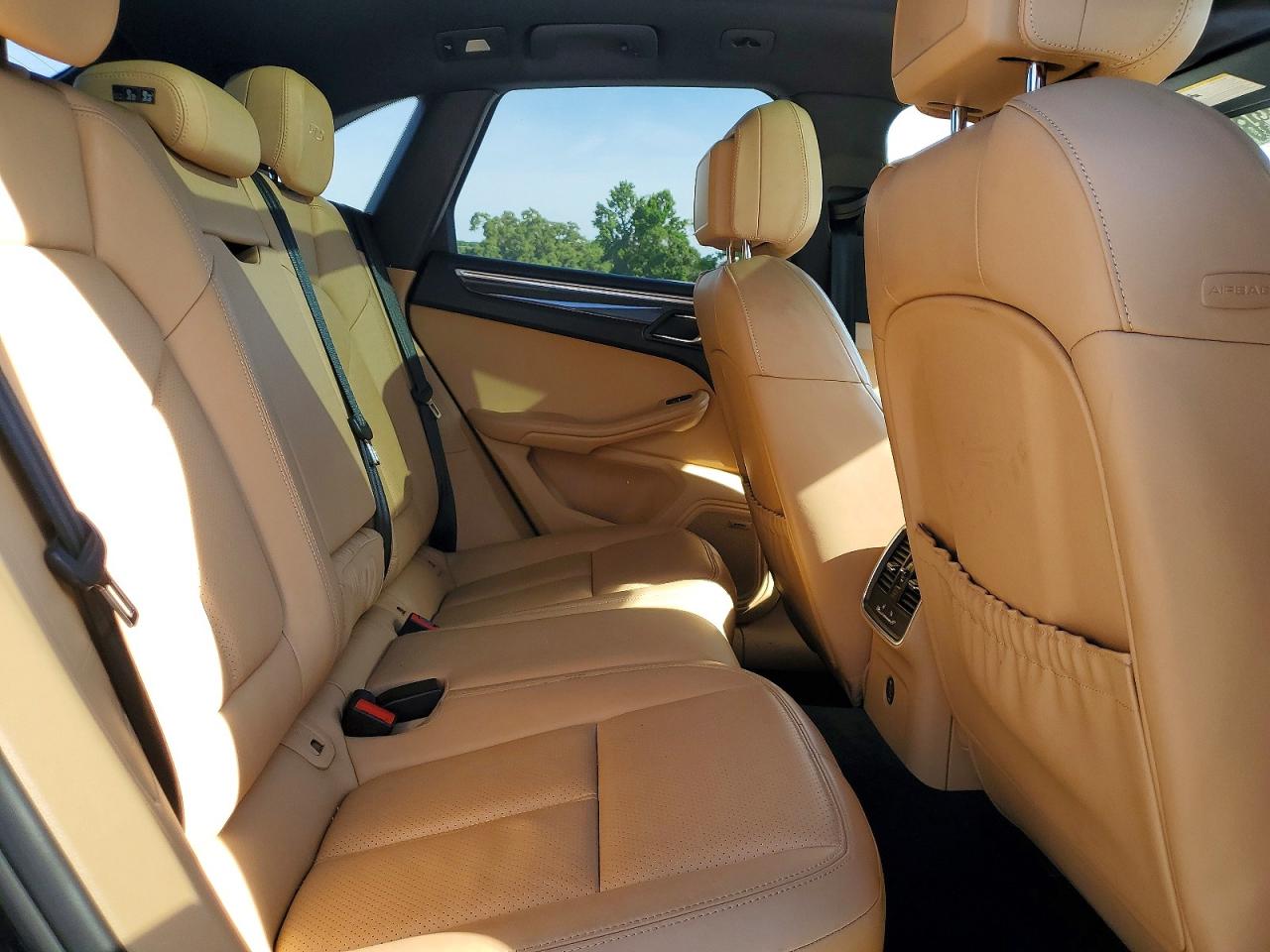 2017 PORSCHE MACAN