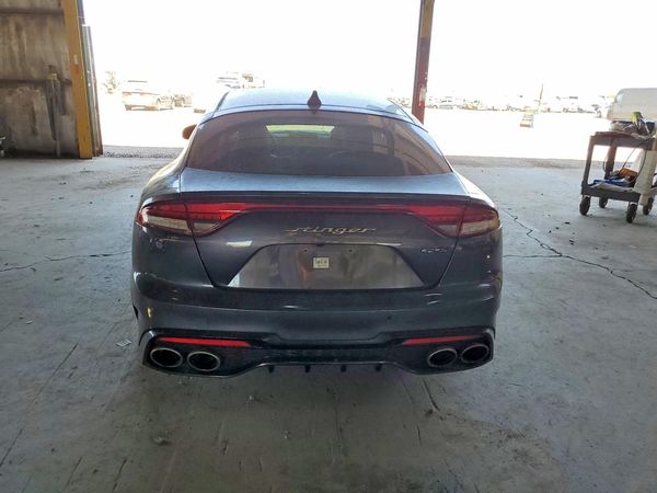 2022 KIA STINGER GT-Line