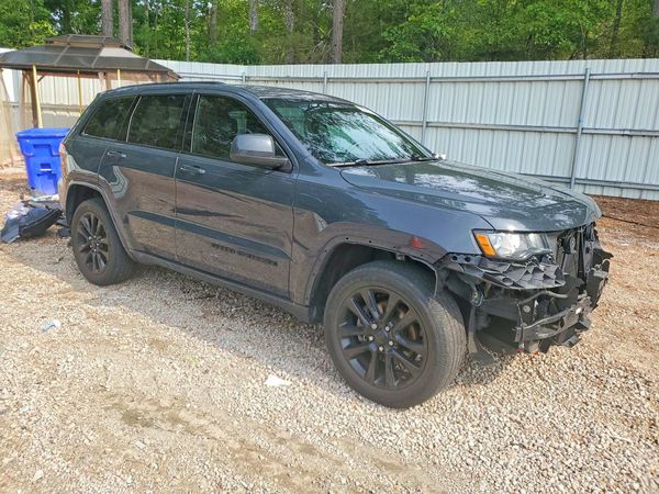 2017 JEEP GRAND CHEROKEE LAREDO 4X4
