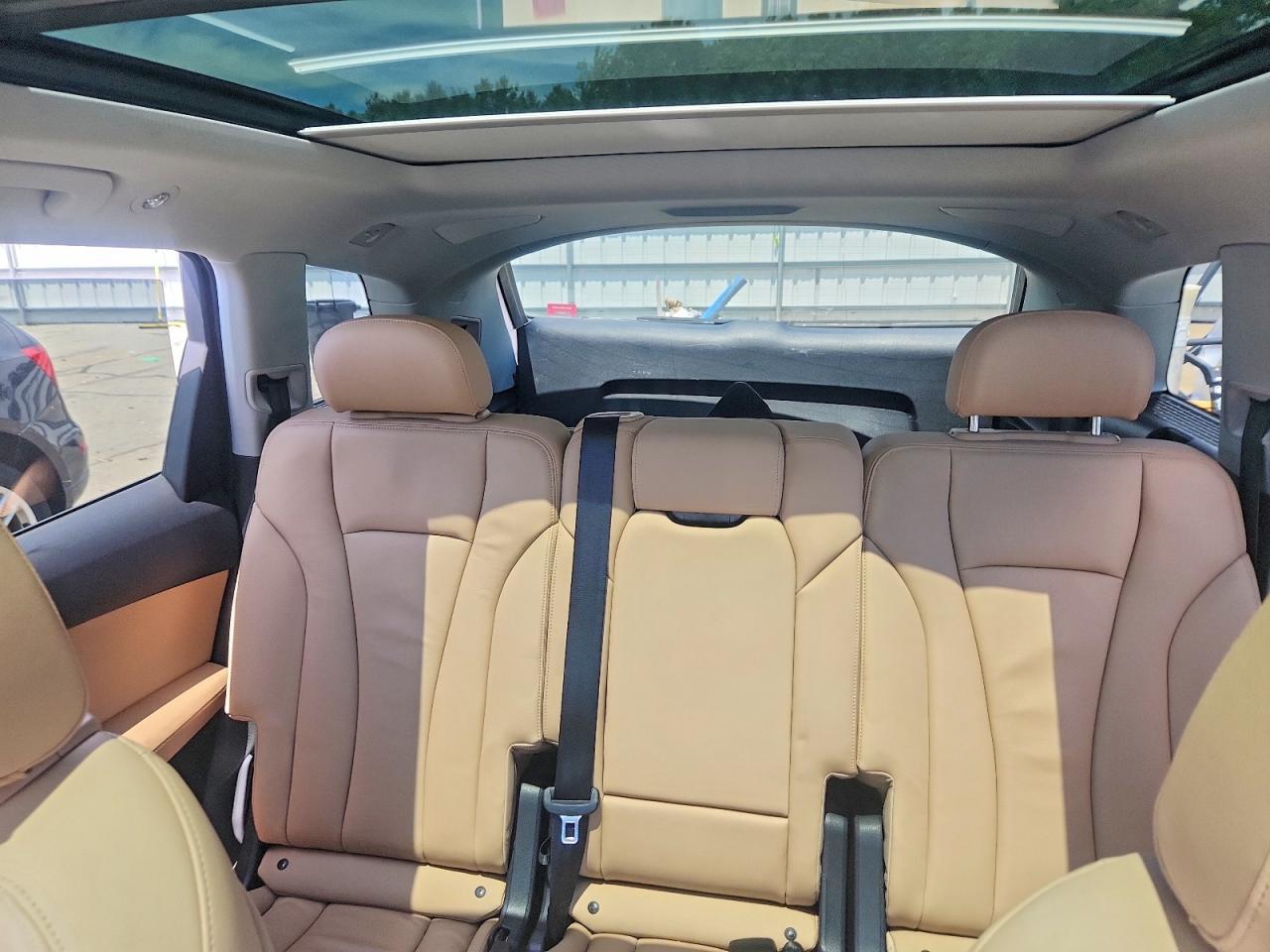 2023 AUDI Q7 quattro Premium Plus