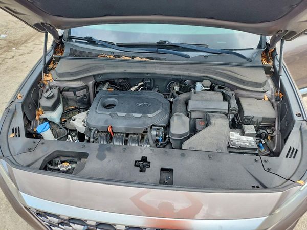 2019 HYUNDAI SANTA FE SE