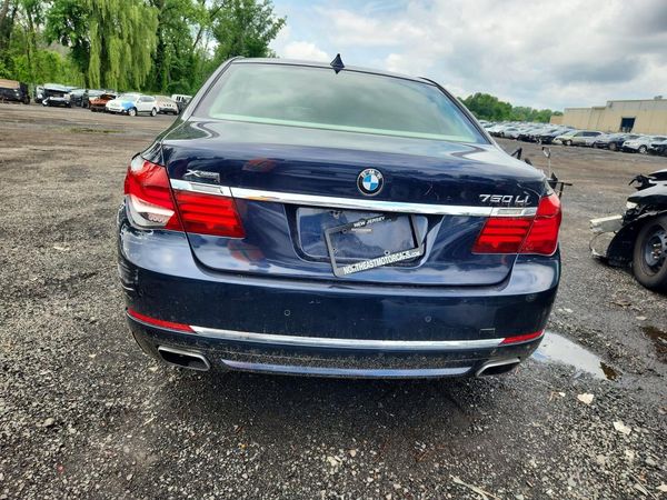 2014 BMW 750