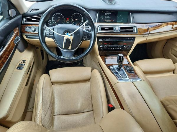 2014 BMW 750