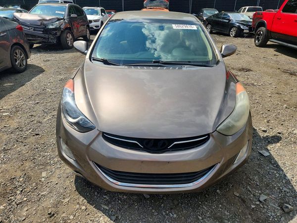 2013 HYUNDAI ELANTRA