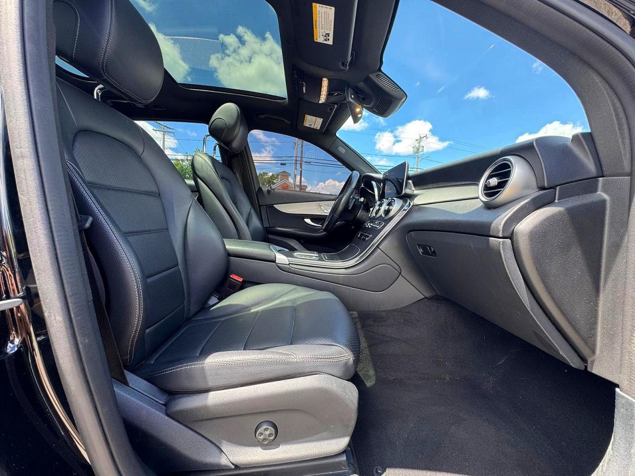 2022 MERCEDES-BENZ GLC GLC300