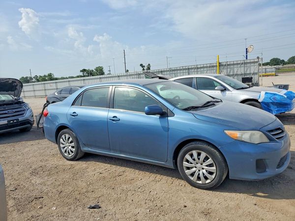2013 TOYOTA COROLLA