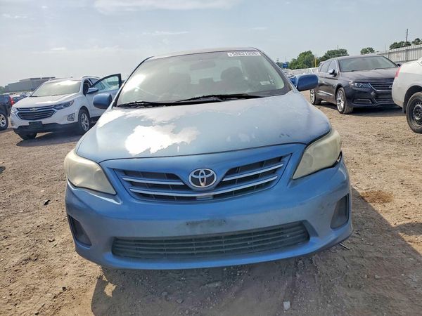 2013 TOYOTA COROLLA