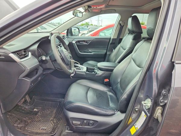 2020 TOYOTA RAV4 XLE