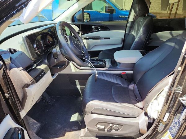 2024 KIA CARNIVAL EX