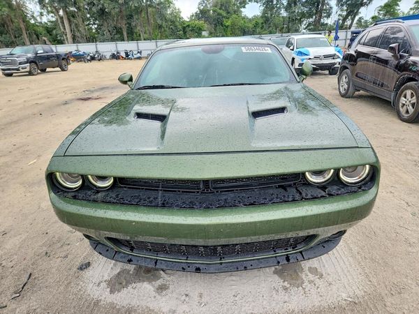 2022 DODGE CHALLENGER SXT