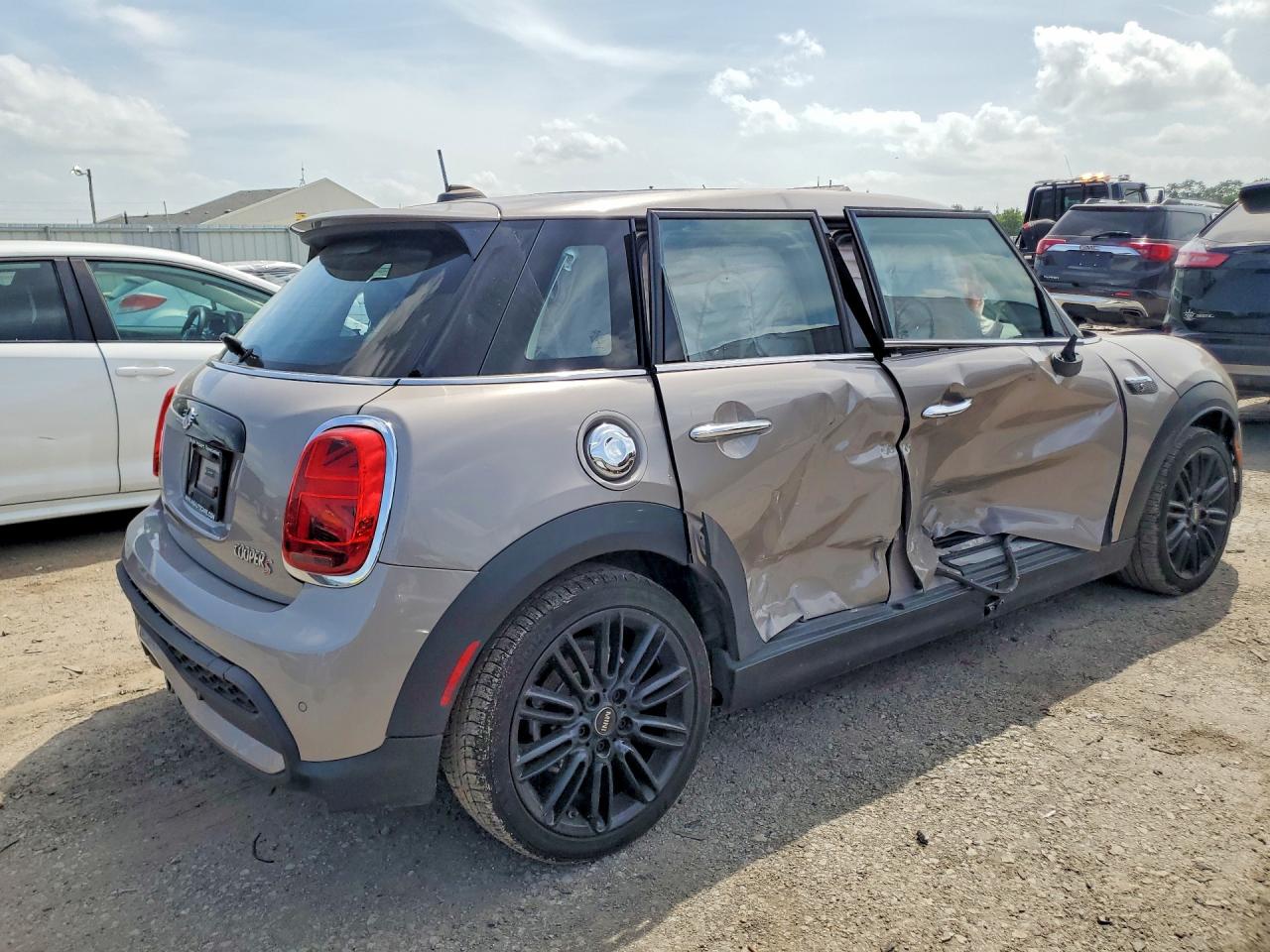 2024 MINI COOPER