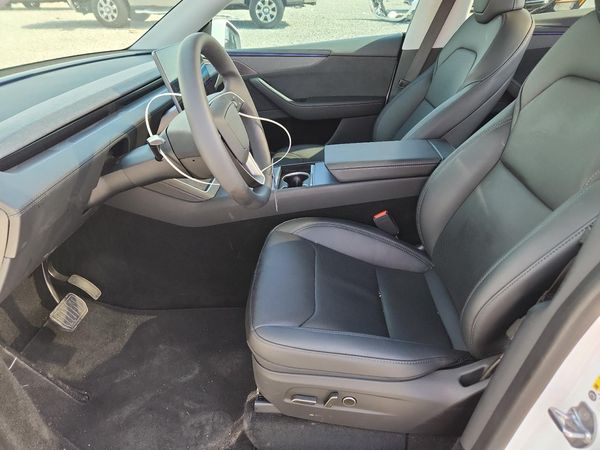 2026 TESLA MODEL Y