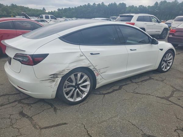 2020 TESLA 3