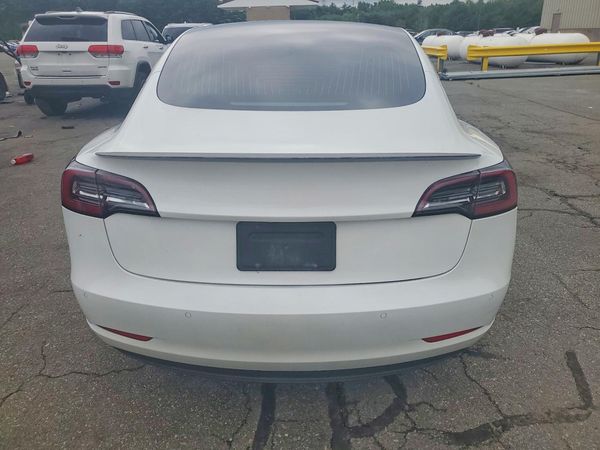 2020 TESLA 3