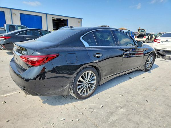 2022 INFINITI Q50 LUXE