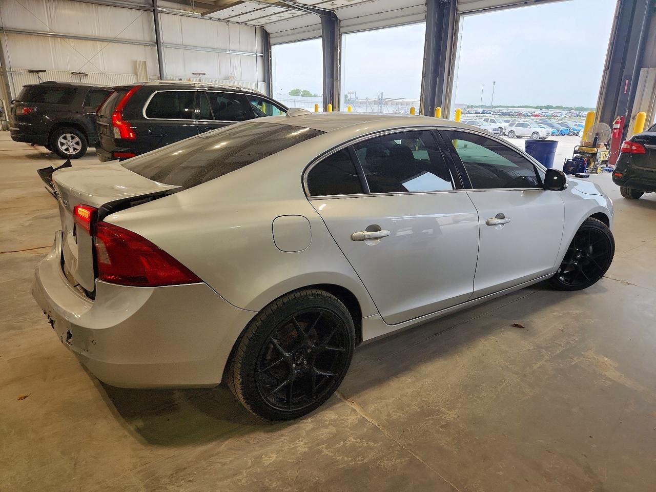 2017 VOLVO S60 Platinum