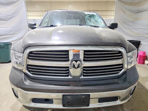 2014 RAM 1500 SLT CREW CAB 4X4