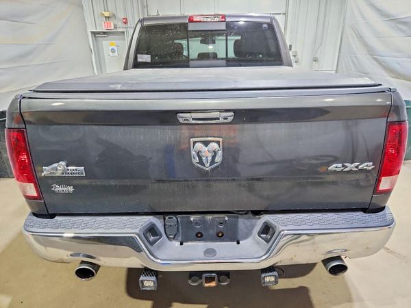 2014 RAM 1500 SLT CREW CAB 4X4