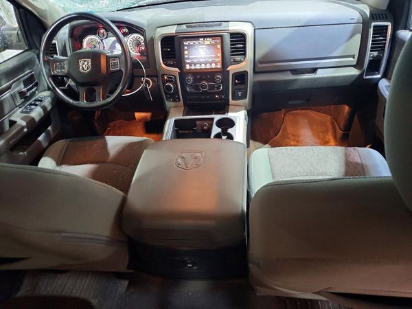 2014 RAM 1500 SLT CREW CAB 4X4