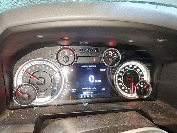 2014 RAM 1500 SLT CREW CAB 4X4