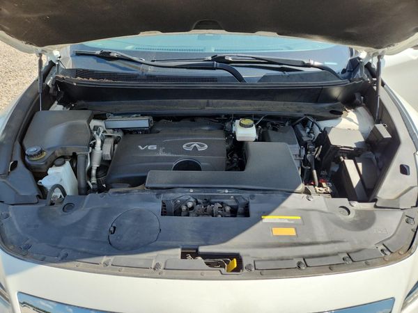 2020 INFINITI QX60 — Engine bay